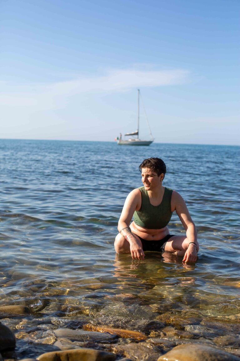 433691410 425290339997664 494695344516245143 n 768x1152